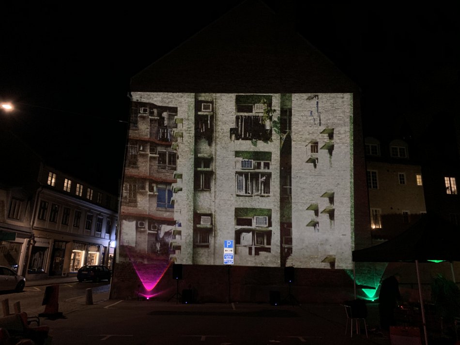 Arch Film Festival i Lund visade film mot en husvägg.