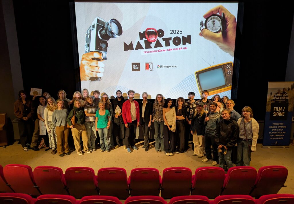 Många av deltagarna i de 19 tävlande lagen var på plats vid den skånska Noomaraton-visningen och prisutdelningen.