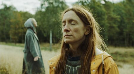 Stillbild från kortfilmen Skogsbadarna