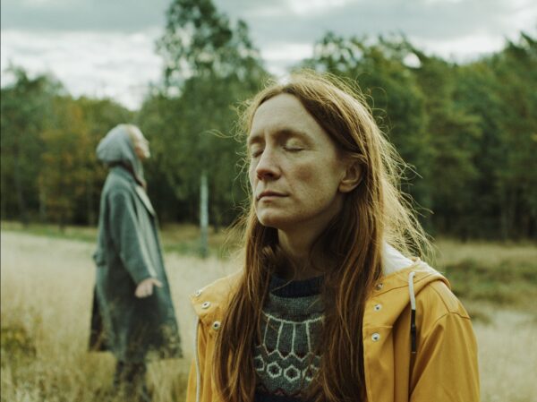 Stillbild från kortfilmen Skogsbadarna